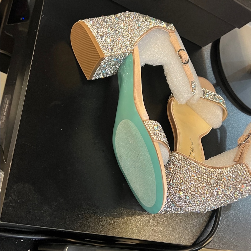 Elegant Rhinestone Embellished Heels - Picture 9 of 10